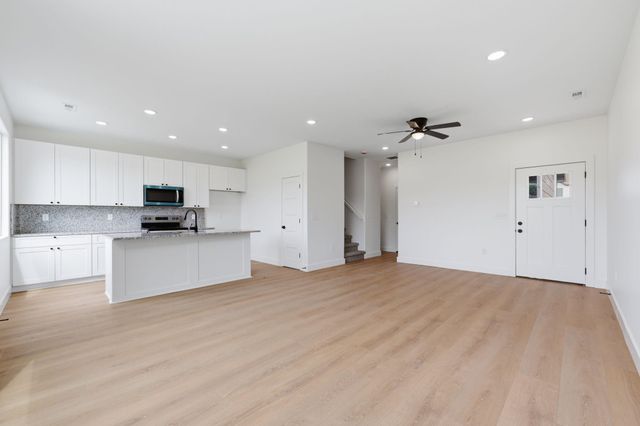 707 E Briarbrook Ln, Park City, KS 67147