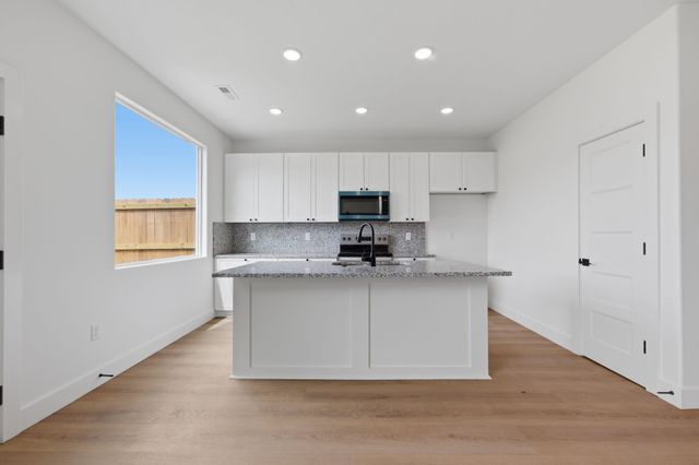 707 E Briarbrook Ln, Park City, KS 67147