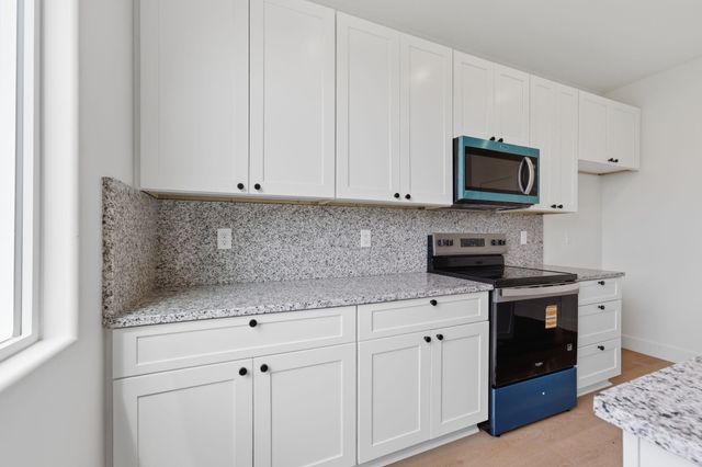 707 E Briarbrook Ln, Park City, KS 67147