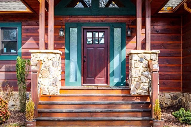 360 Hope Drive, Blue Ridge, GA 30513