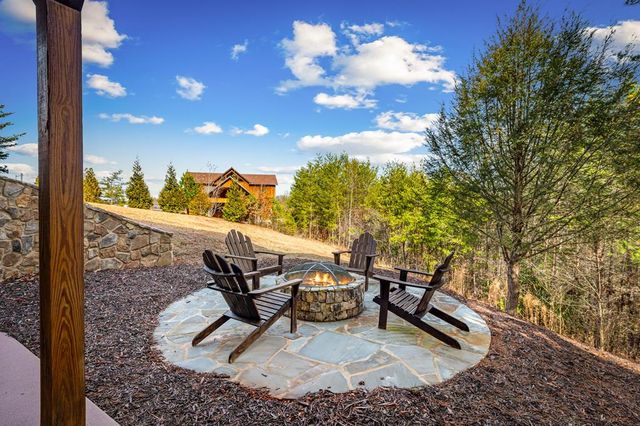 360 Hope Drive, Blue Ridge, GA 30513