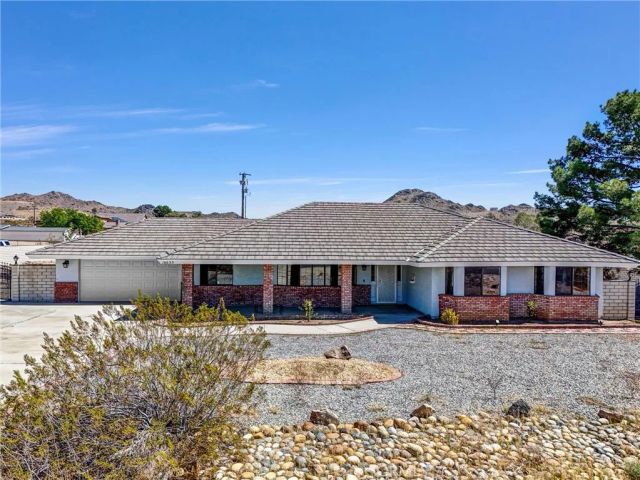 16635 Wintun, Apple Valley, CA 92307