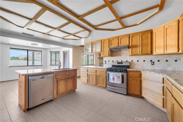 16635 Wintun, Apple Valley, CA 92307