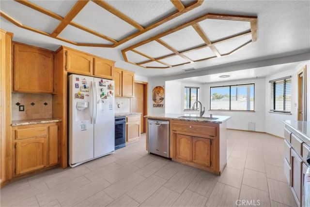 16635 Wintun, Apple Valley, CA 92307