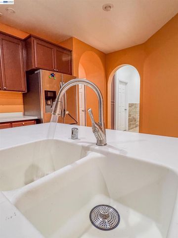 10409 Pebble Run Ln, Stockton, CA 95209