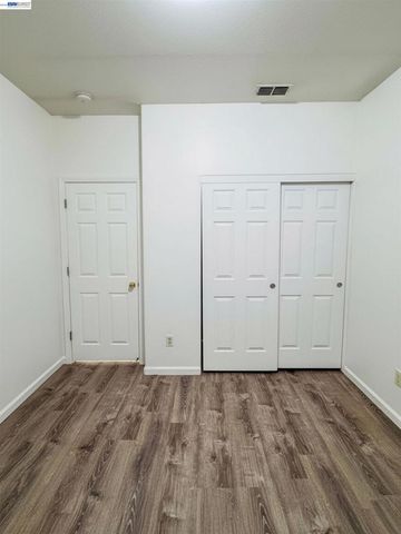 10409 Pebble Run Ln, Stockton, CA 95209