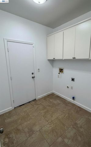 10409 Pebble Run Ln, Stockton, CA 95209