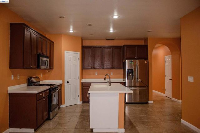 10409 Pebble Run Ln, Stockton, CA 95209