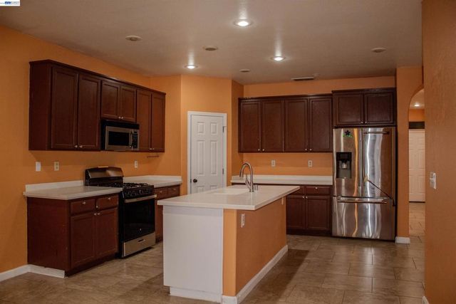 10409 Pebble Run Ln, Stockton, CA 95209