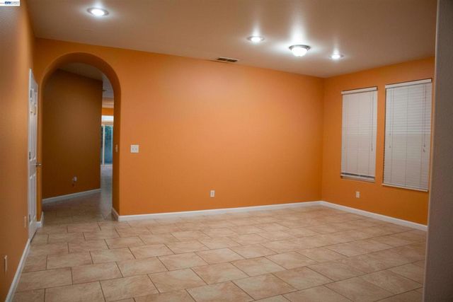 10409 Pebble Run Ln, Stockton, CA 95209