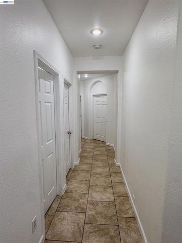 10409 Pebble Run Ln, Stockton, CA 95209
