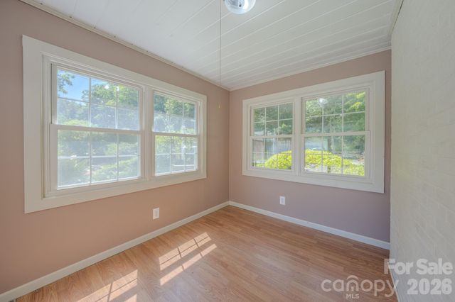 2150 Nc 80 Highway, Bakersville, NC 28705