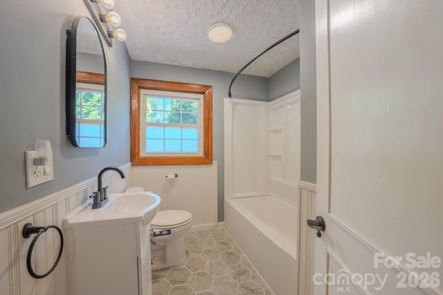 2150 Nc 80 Highway, Bakersville, NC 28705