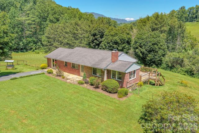 2150 Nc 80 Highway, Bakersville, NC 28705