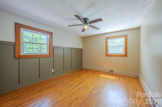 2150 Nc 80 Highway, Bakersville, NC 28705