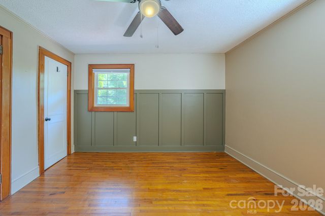 2150 Nc 80 Highway, Bakersville, NC 28705