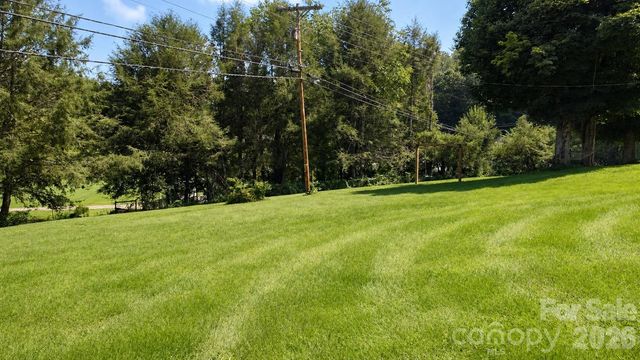 2150 Nc 80 Highway, Bakersville, NC 28705