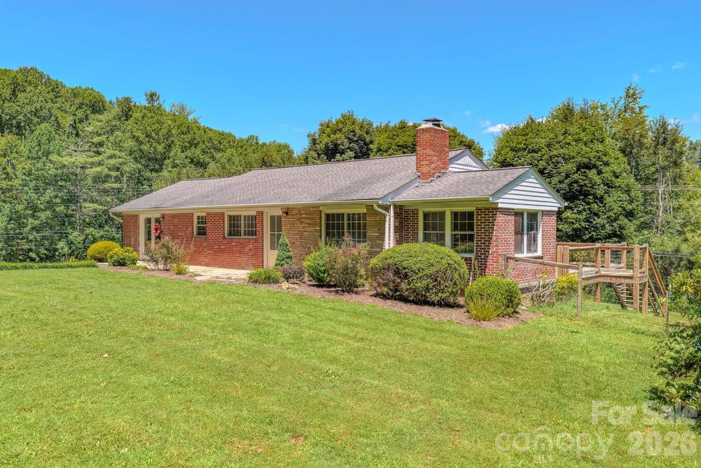2150 Nc 80 Highway, Bakersville, NC 28705