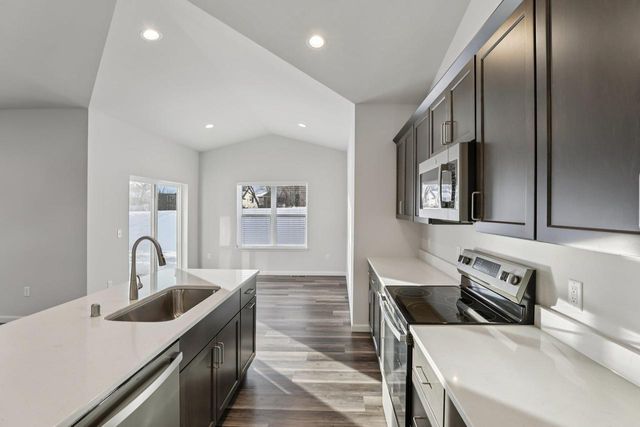 1256 Stanley Way, Verona, WI 53593