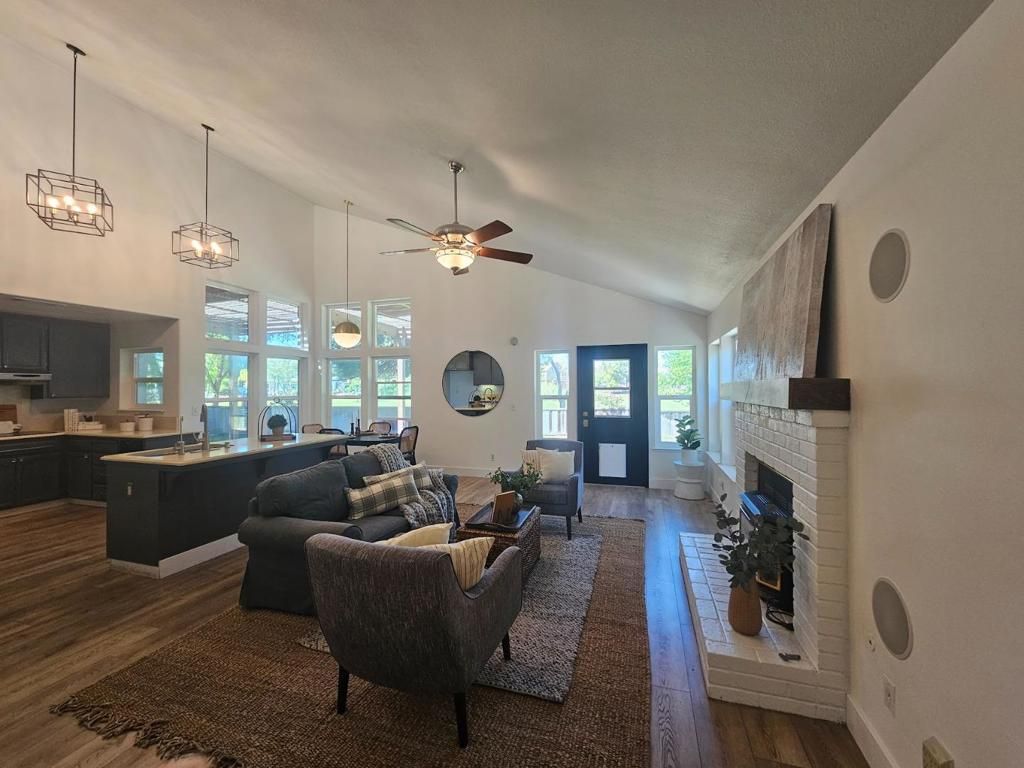 Image 21 of property listing at 501 Bobbys Lane, Hollister, CA 95023