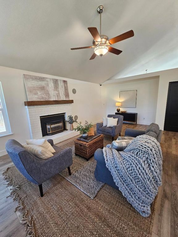 Image 23 of property listing at 501 Bobbys Lane, Hollister, CA 95023