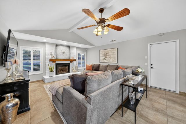 101 Mainberry Drive, Madera, CA 93637