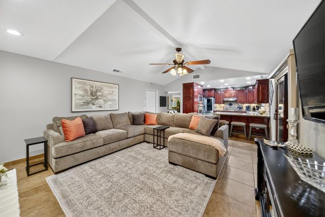 101 Mainberry Drive, Madera, CA 93637