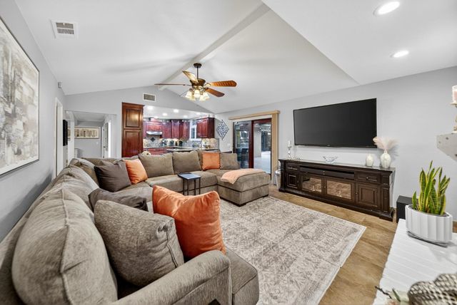 101 Mainberry Drive, Madera, CA 93637