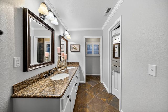 101 Mainberry Drive, Madera, CA 93637