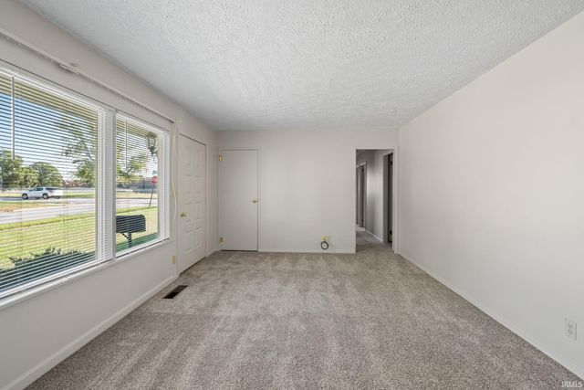 2201 Meadow Drive, Lafayette, IN 47909