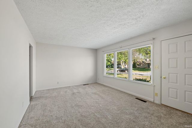 2201 Meadow Drive, Lafayette, IN 47909