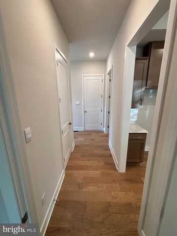 9 MEETINGHOUSE RD, Hamilton, NJ 08620