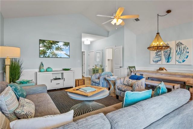 1813 S 11th St 108, Port Aransas, TX 78373