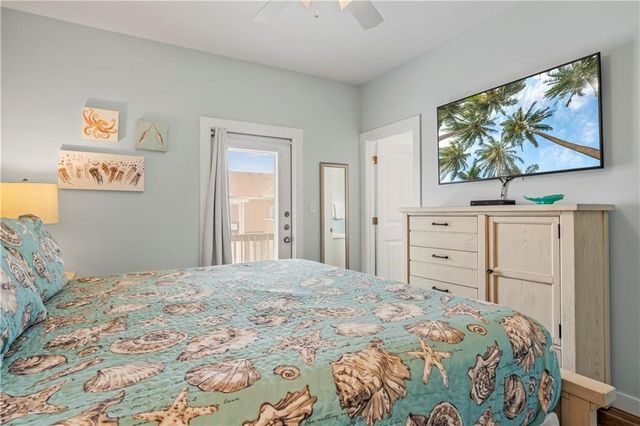 1813 S 11th St 108, Port Aransas, TX 78373