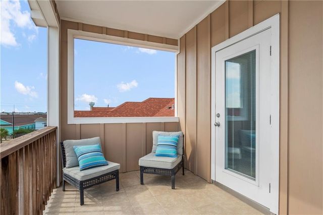 1813 S 11th St 108, Port Aransas, TX 78373