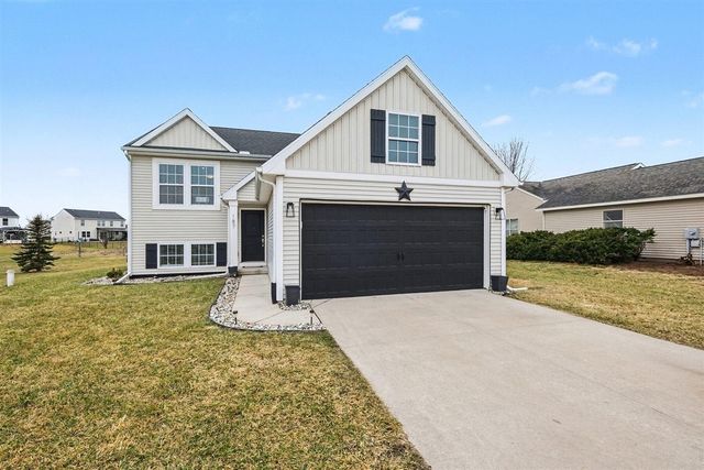 187 Sweet Meadow Drive, Kent City, MI 49330