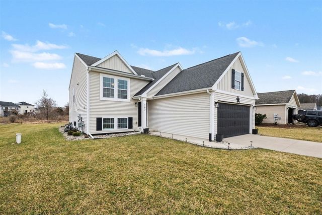 187 Sweet Meadow Drive, Kent City, MI 49330