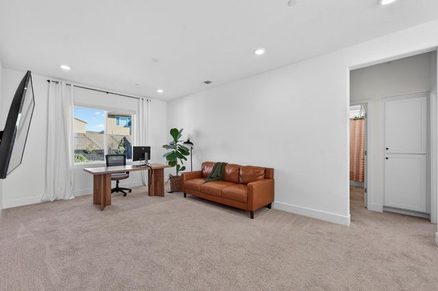 3253 Gopher Ridge Dr, Folsom, CA 95630