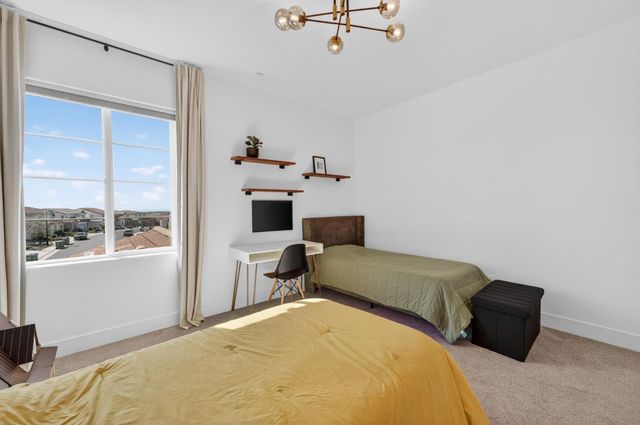 3253 Gopher Ridge Dr, Folsom, CA 95630