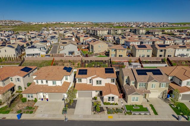 3253 Gopher Ridge Dr, Folsom, CA 95630