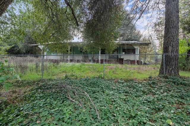 19761 Gray Rock Road, Redding, CA 96003