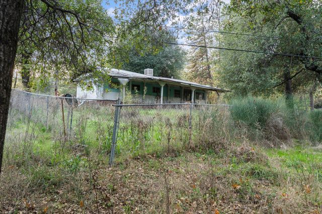 19761 Gray Rock Road, Redding, CA 96003