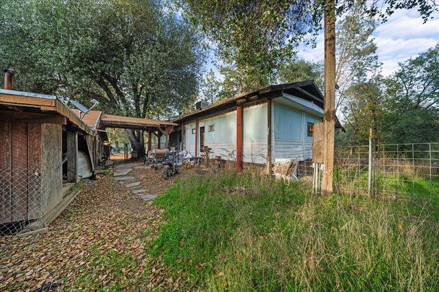 19761 Gray Rock Road, Redding, CA 96003