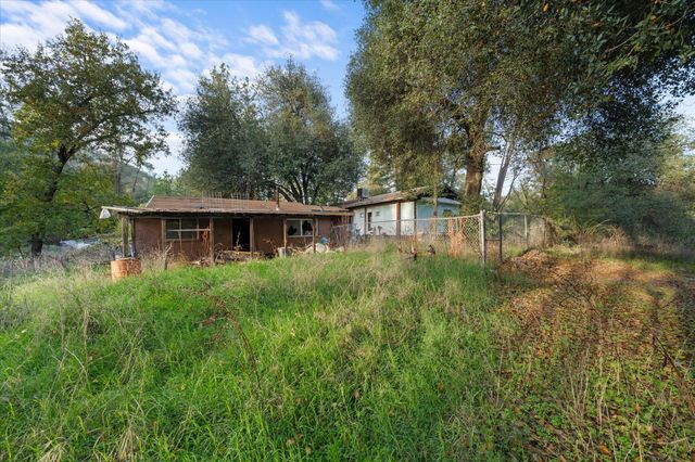 19761 Gray Rock Road, Redding, CA 96003