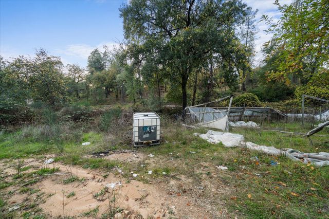 19761 Gray Rock Road, Redding, CA 96003