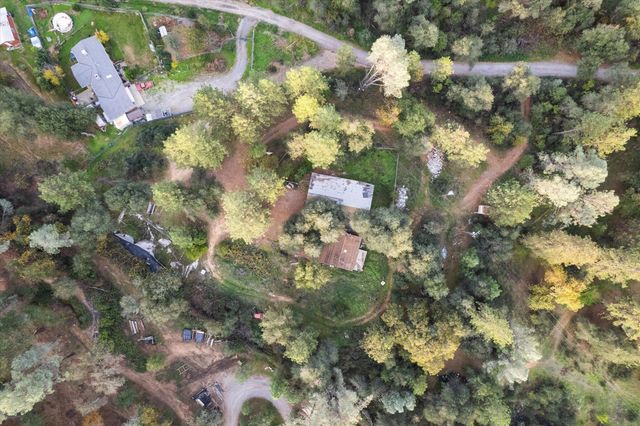 19761 Gray Rock Road, Redding, CA 96003