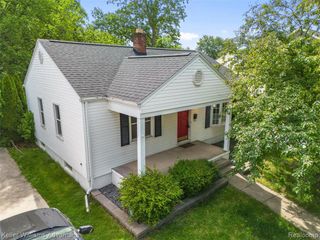 617 S Edgeworth Avenue, Royal Oak, MI 48067