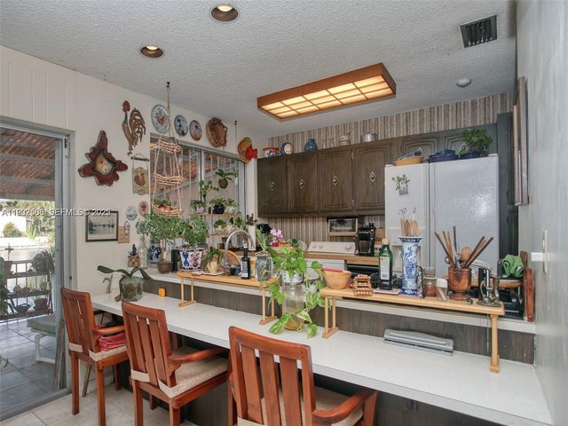 6918 Holly Rd, Miami Lakes, FL 33014