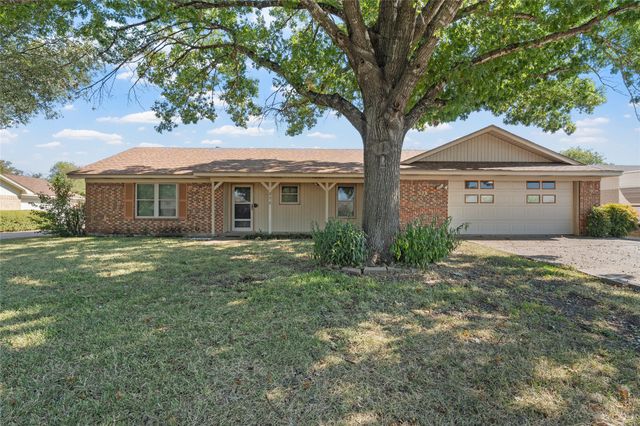 232 Monterrey Drive, Hewitt, TX 76643