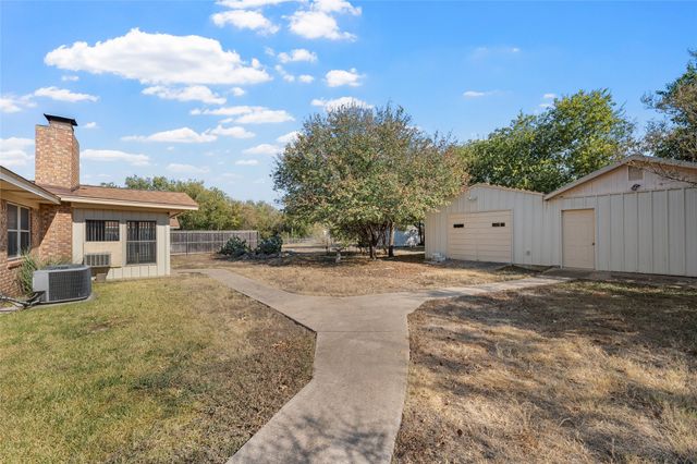 232 Monterrey Drive, Hewitt, TX 76643